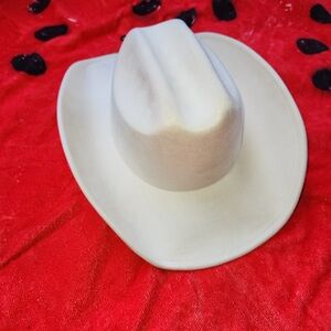 White Cowboy hat. Pristine. Never worn